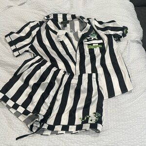 Beetlejuice sleep set